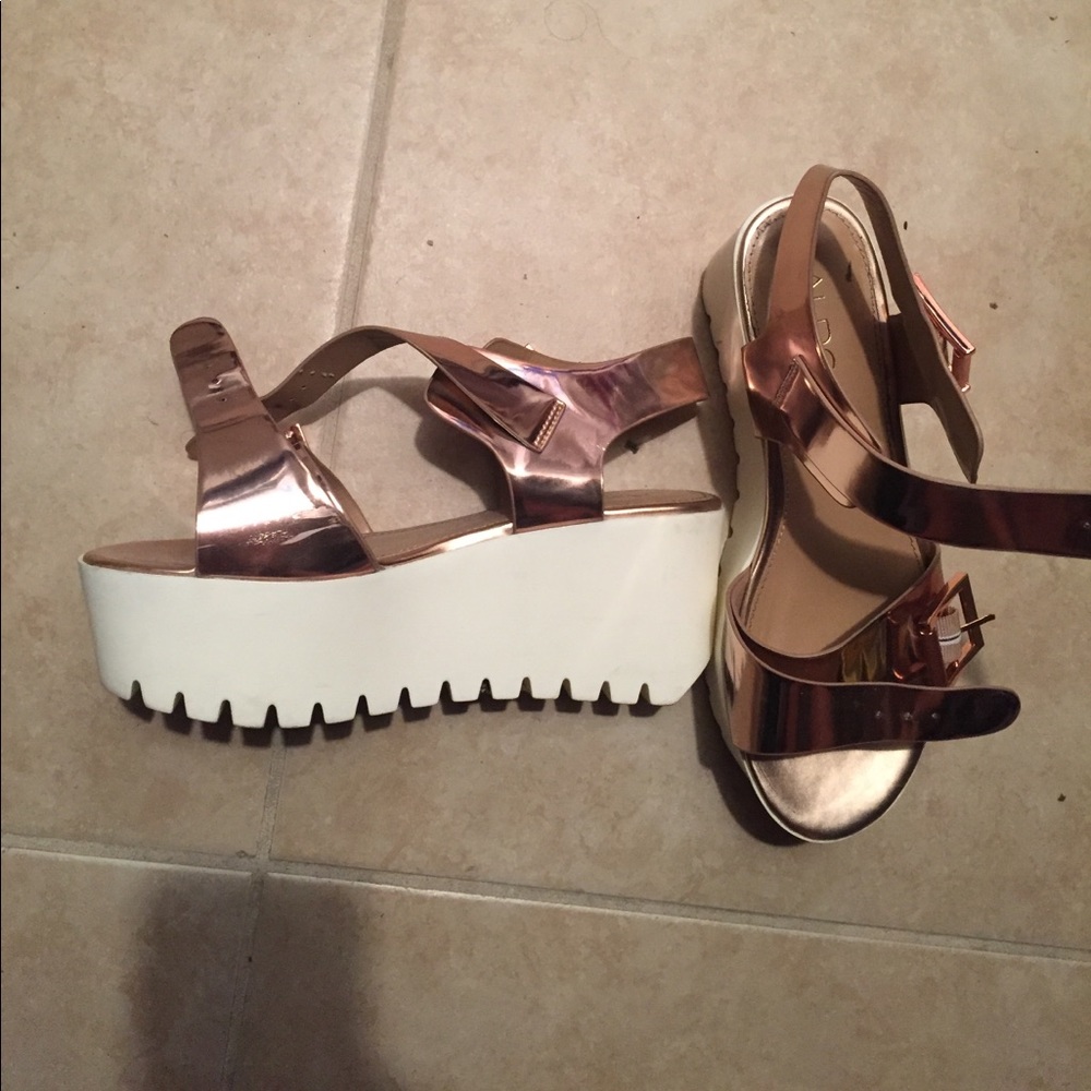 Chunky metallic Aldo wedge