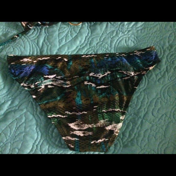 Split Bikini 🏄🐠🌴 - Picture 5 of 6