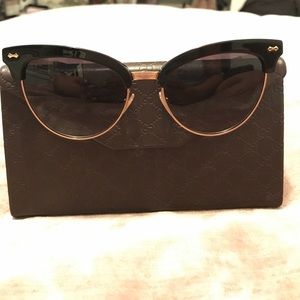Gucci cat eye sunglasses 😎