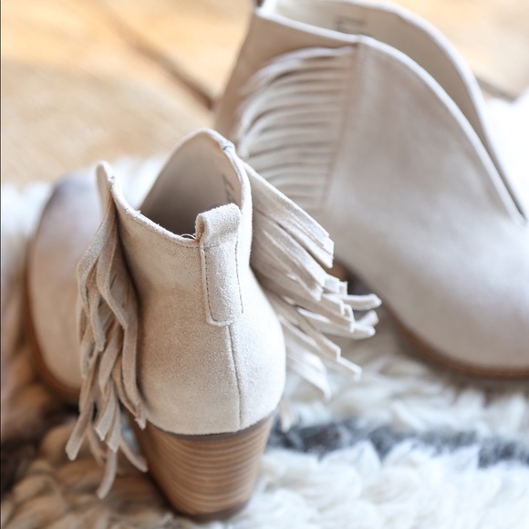 Distressed Cream Fringe V Cut Ankle Bootie - Picture 4 of 8
