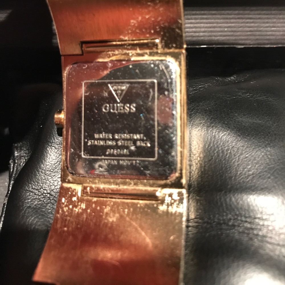 Watch Guess - Picture 2 of 3