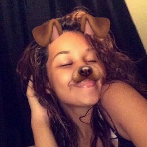 Meet your Posher, Cassandra