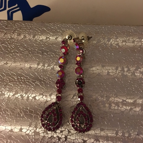 Jewelry - Picture 3 of 3