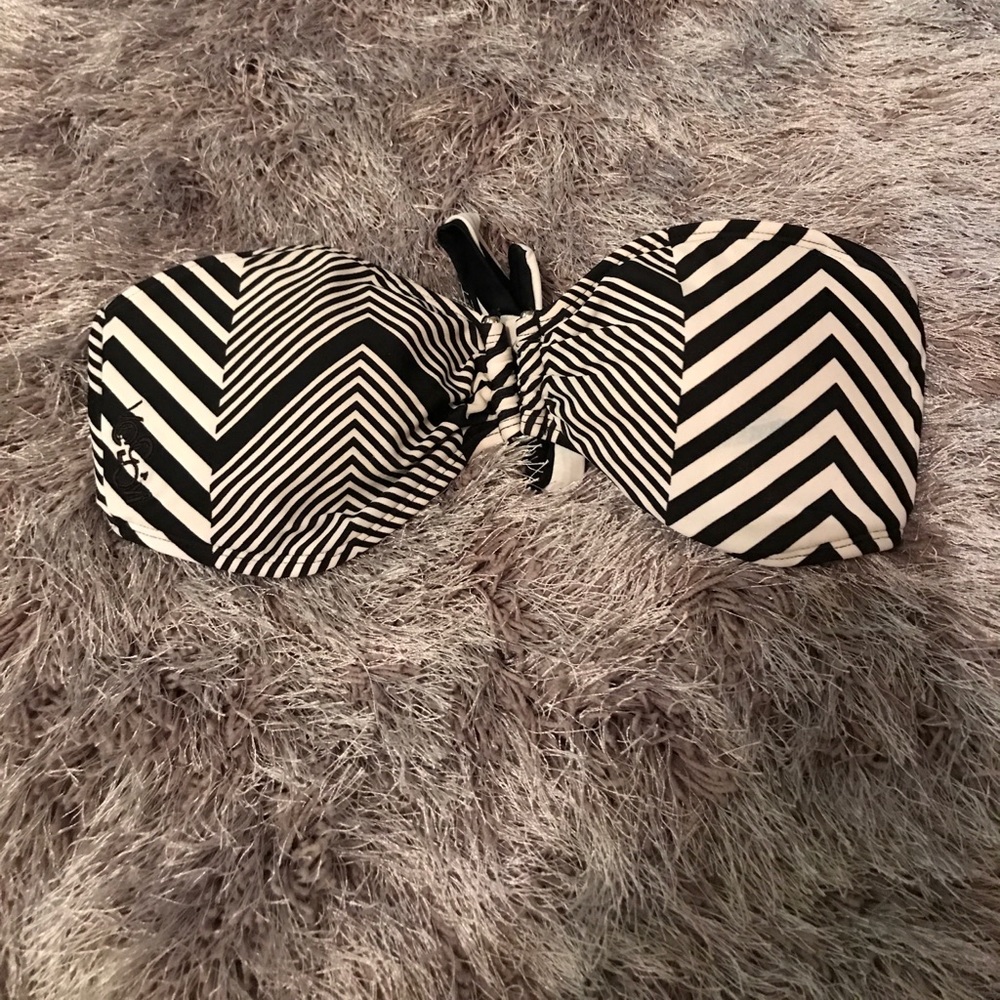 🖤👙Volcom Swim Top