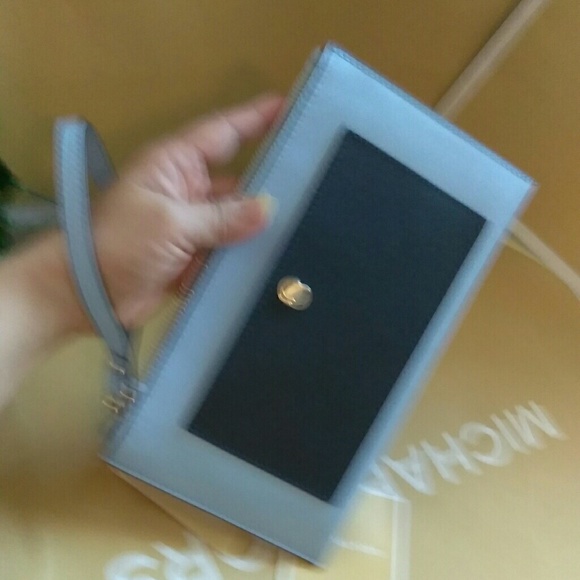 SALE 💰 Michael kors crossbody purse /wristlet - Picture 6 of 6