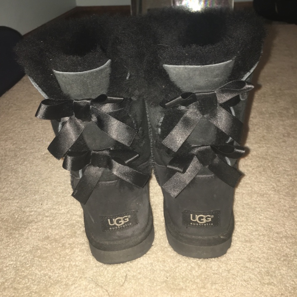 Black ugg boots