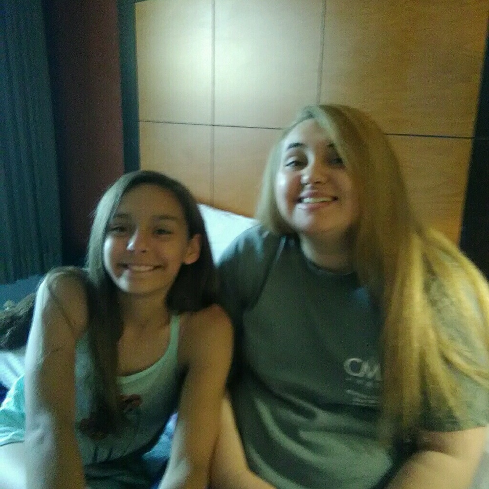 Meet your Posher, Raquel