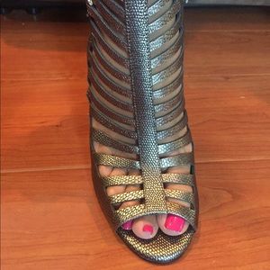 Vince Camuto Metallic Silver Heels!