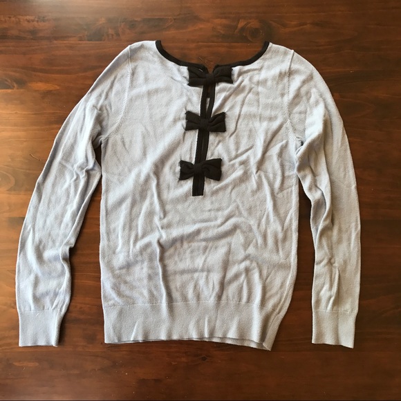 Light blue sweater with bows on the back SZ Large - Picture 2 of 5