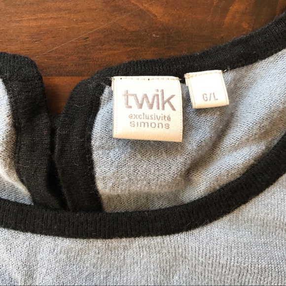 Light blue sweater with bows on the back SZ Large - Picture 4 of 5