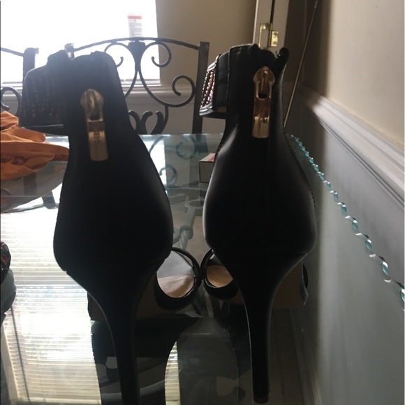 BCBG multi colored heels - Picture 2 of 2