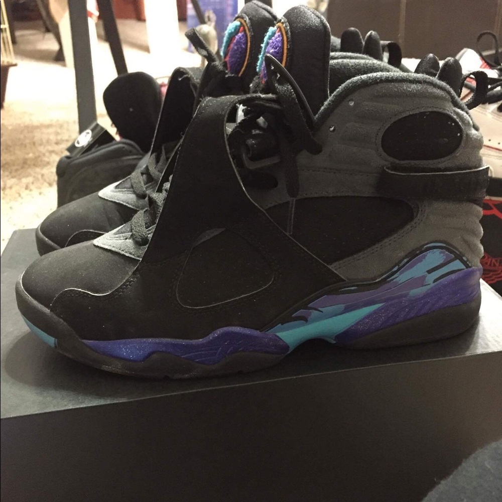 Aqua 8s