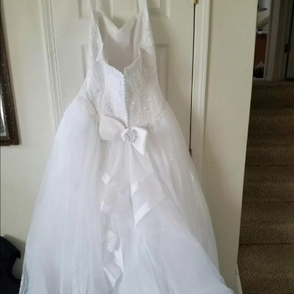 Wedding dress - Picture 2 of 3