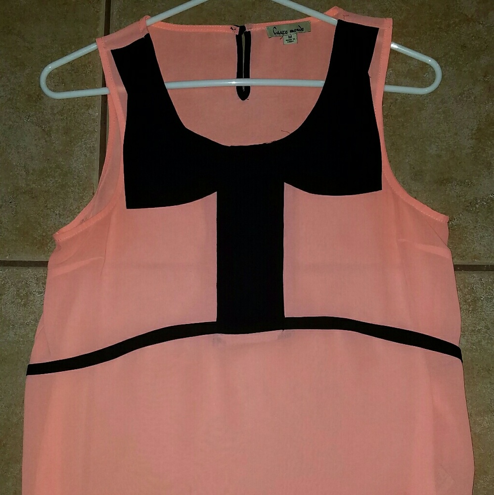 Super cute coral and black top