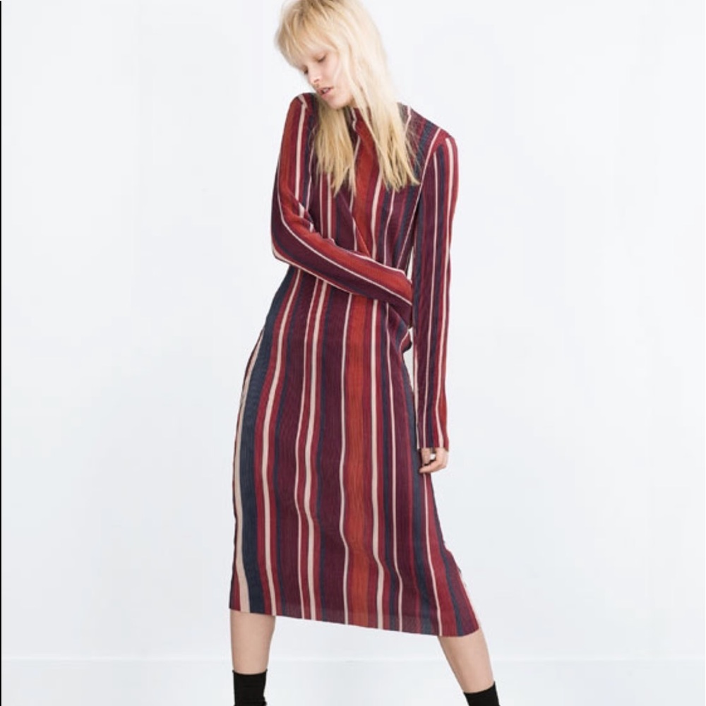 😍ISO! Zara striped pleated midi dress