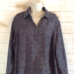CROFT & BARROW Leopard Style Zip Up Blouse