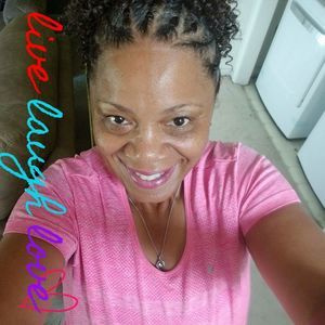 Meet your Posher, Monique