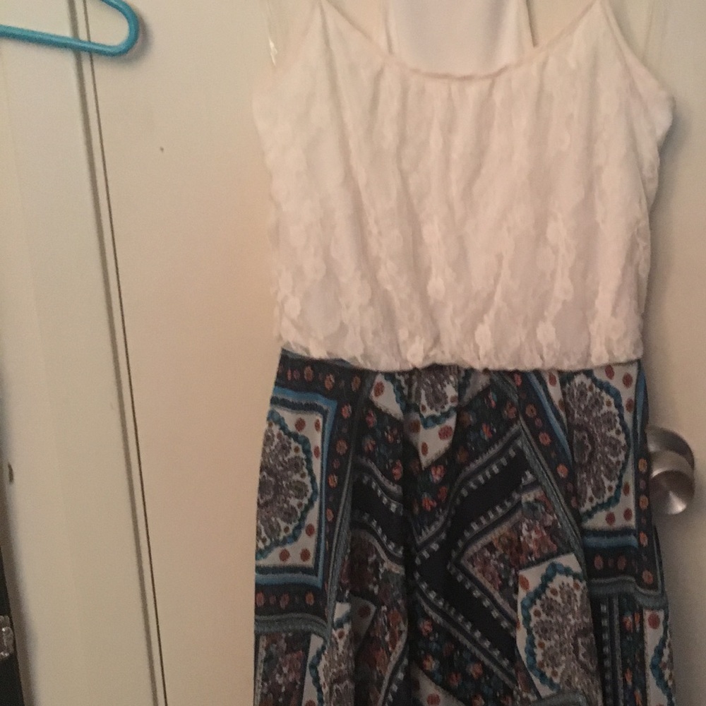Speechless Junior S Dress. Ivory lace w/Paisley