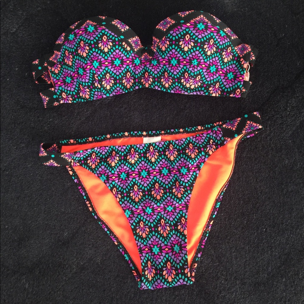 Colorful strapless bathing suit