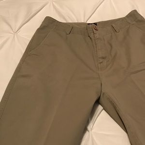 Men's DC brand Khaki cotton shorts size 33W