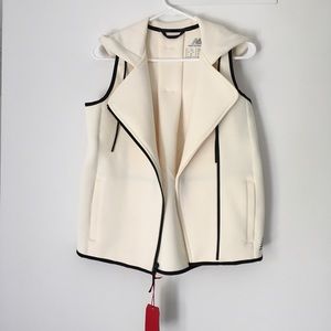 NWT New Balance Sport Style Vest Price Firm