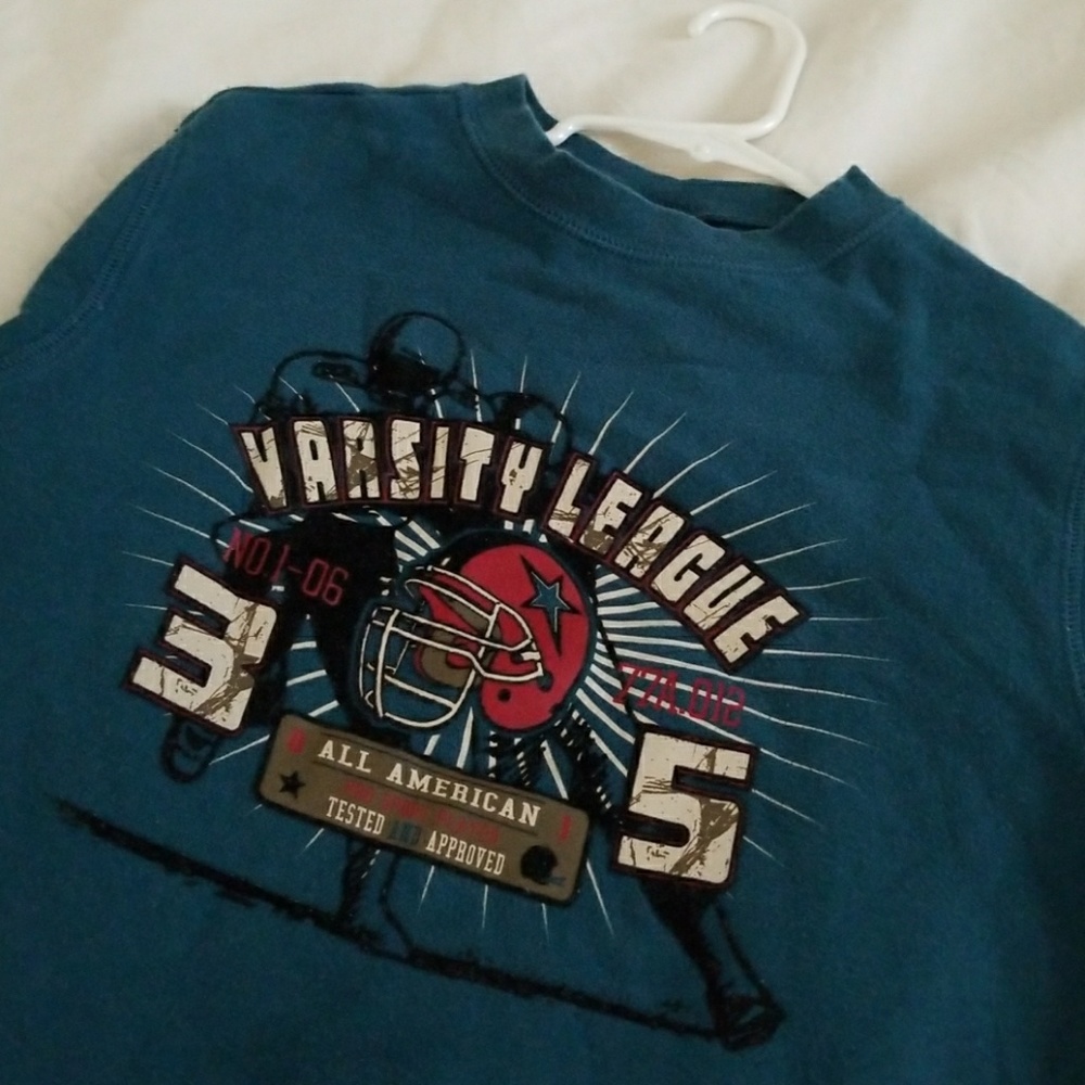*Free w/Bundle* Varsity Kids Sweater - Picture 2 of 3