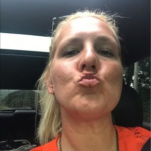 Meet your Posher, Sherry