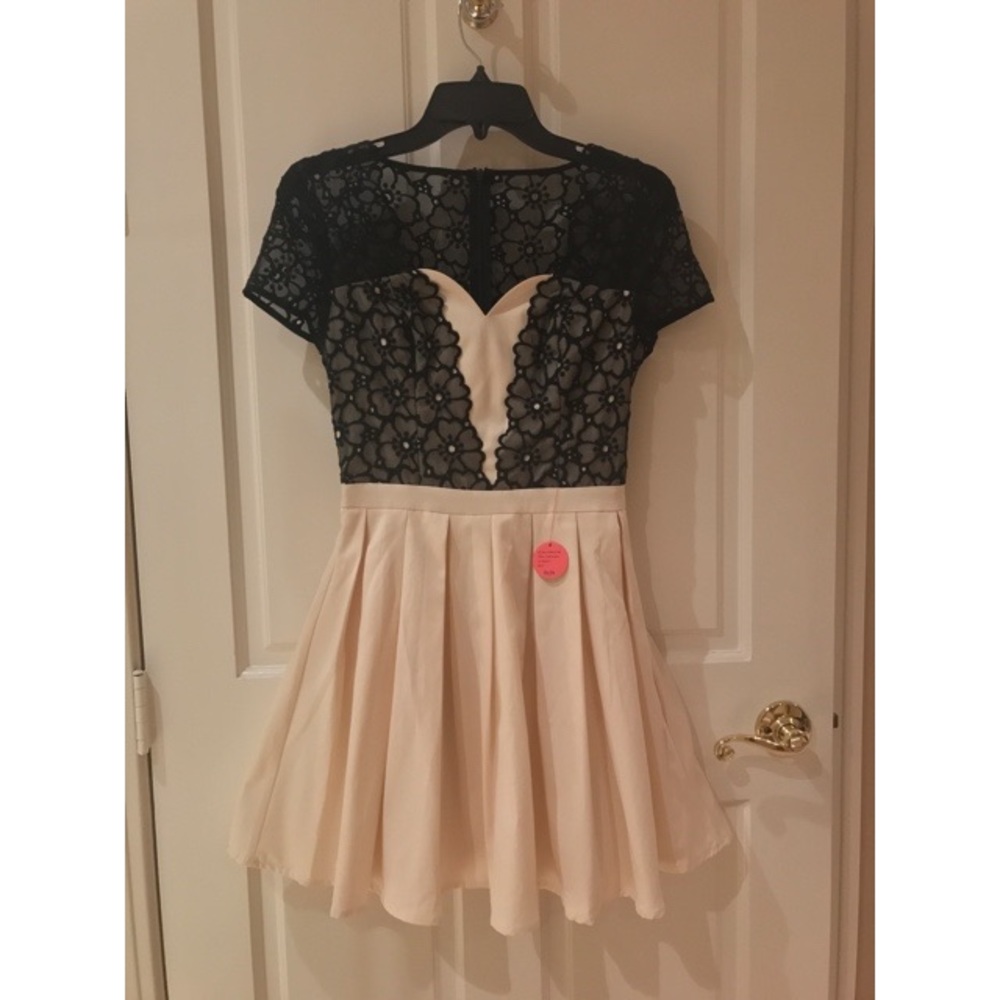 NWT Cocktail Dress - Chi Chi London 'Evangeline'