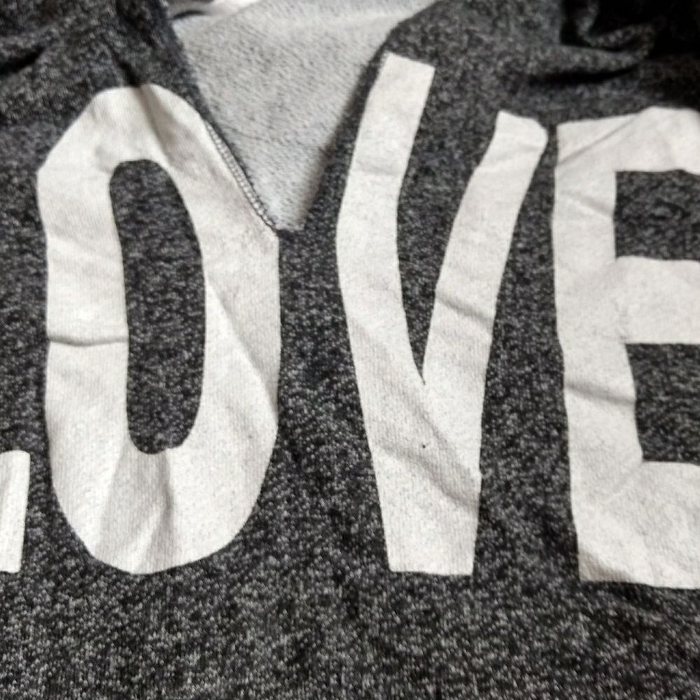 UPDATED DEREK HEART LOVE HOODIE. SZ S.  NICE!
