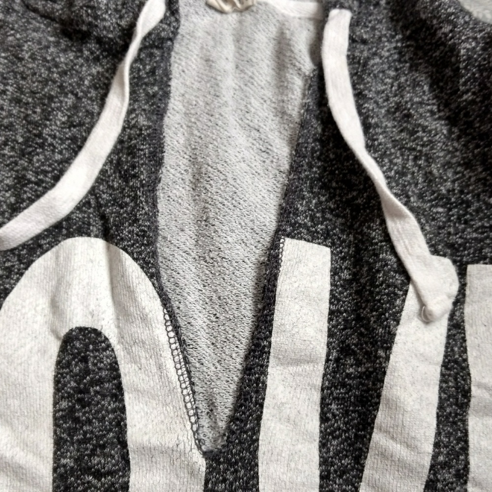 UPDATED DEREK HEART LOVE HOODIE. SZ S.  NICE! - Picture 2 of 8