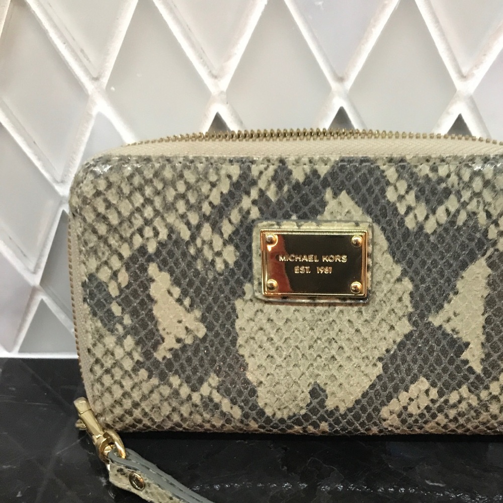 michael Kors Mini Wallet