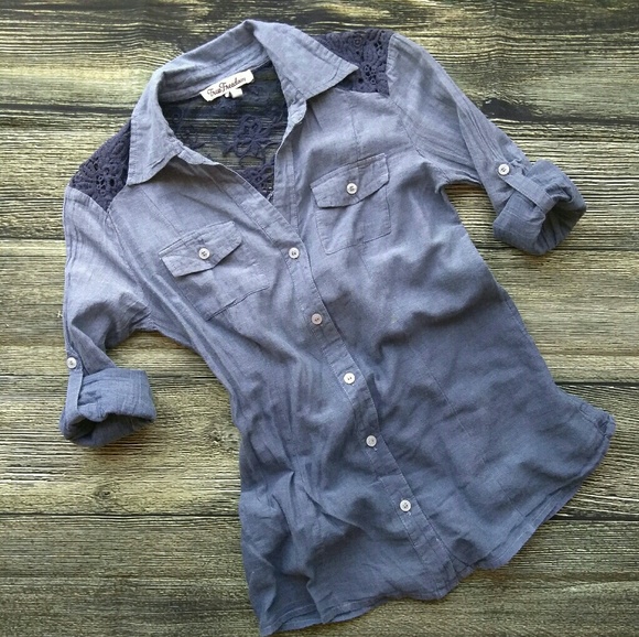 True Freedom Tops - HP! EUC True Freedom Button Down Lace Ombre Top