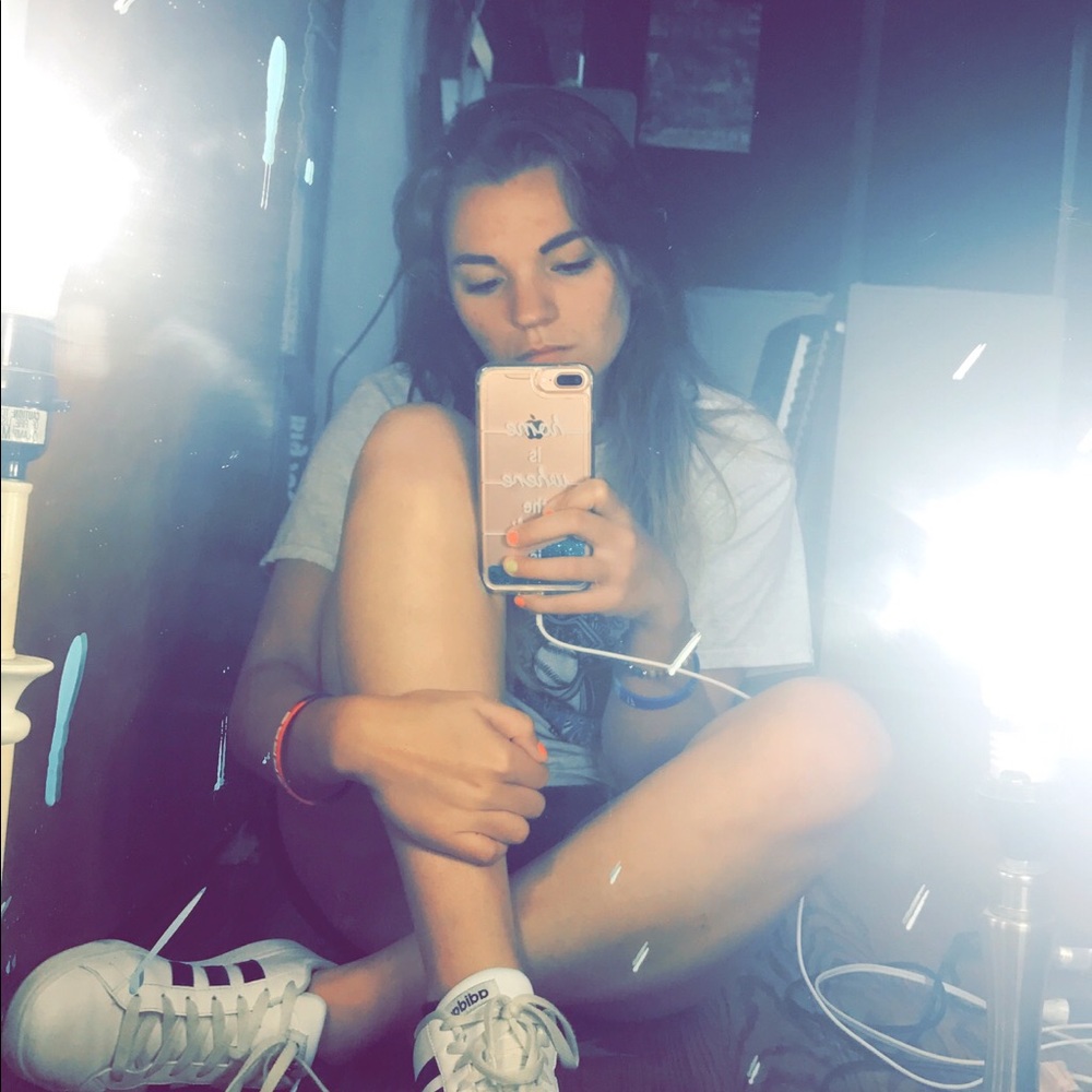 Meet your Posher, Dana