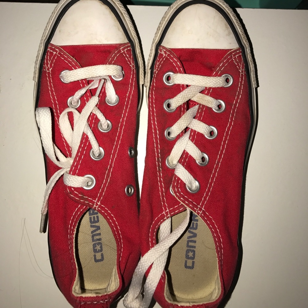 Red Converse size 6