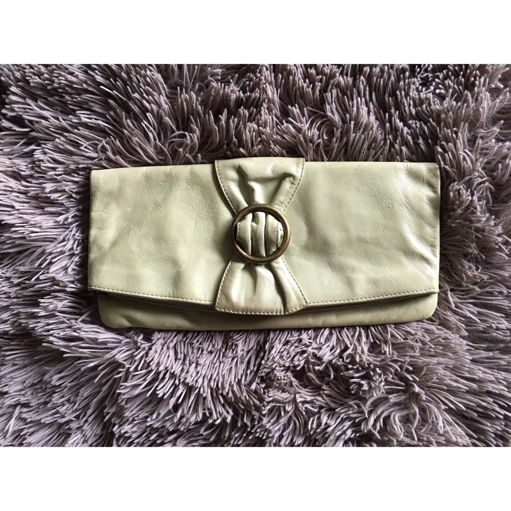 HOBO Clutch