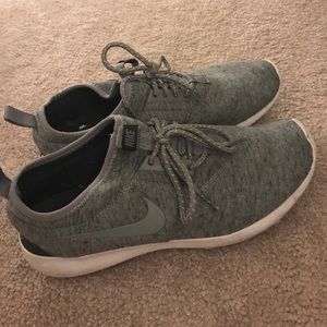 Nike heathered grey fleece