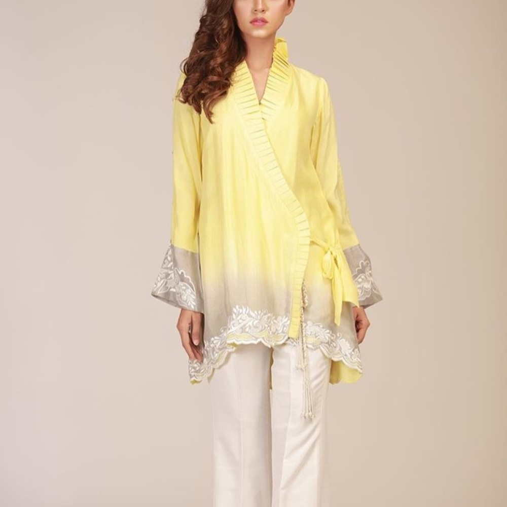 Designed by ayesha somaya size s-m
