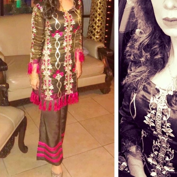 S-M - Picture 1 of 3