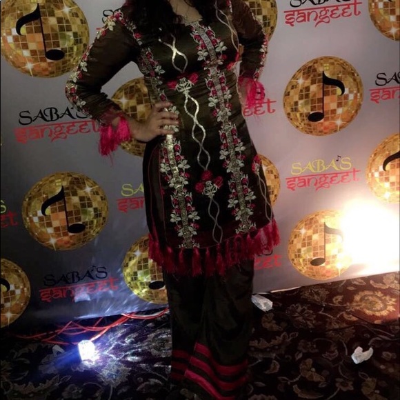 S-M - Picture 3 of 3