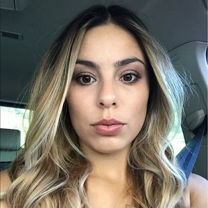 Meet your Posher, Marissa