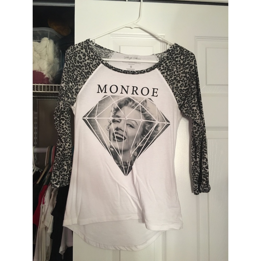 Marlyn Monroe quarter sleeve shirt