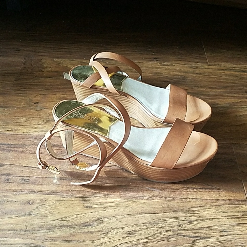 MICHAEL KORS shoes - Picture 2 of 3