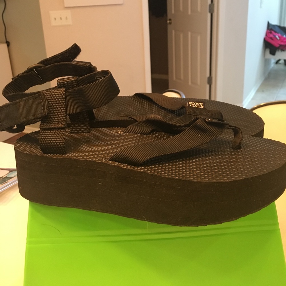 Teva black flatform sandal