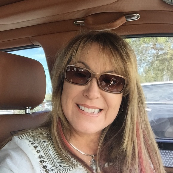 I'm Debora! I'm so glad to meet you, PLEASE READ! - Picture 2 of 5