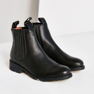 ISO Jeffrey Campbell Zevon Chelsea Boot size 6.5-7