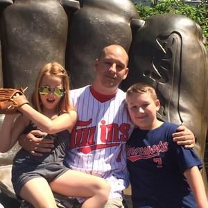 Meet your Posher, Derek