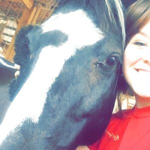 Meet your Posher, Hayley