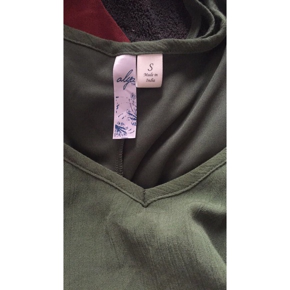 Romper - Picture 2 of 3