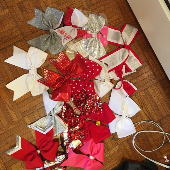 Cheer bows - Picture 1 of 1