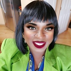 Meet your Posher, Angeline